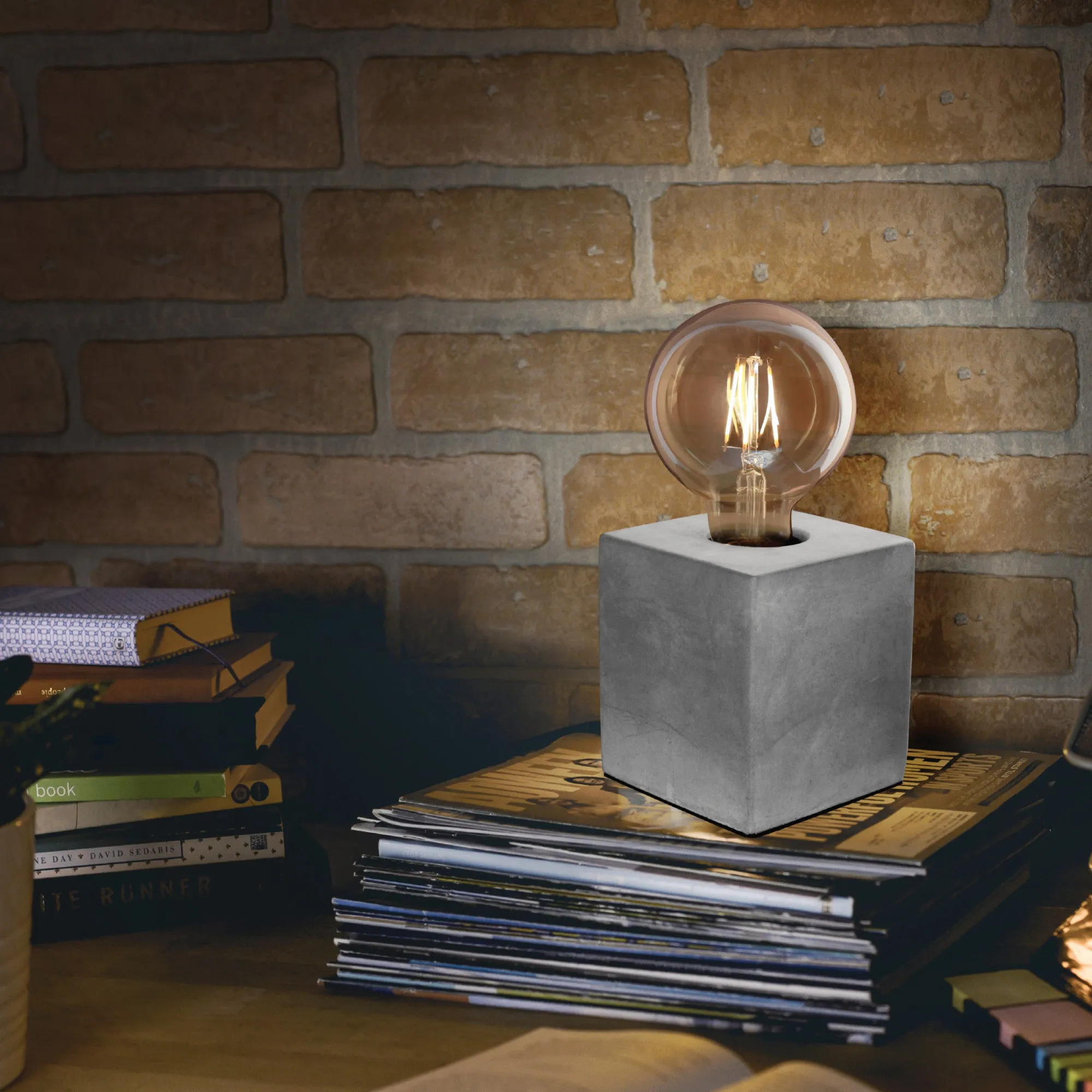 3.5 in. Cube Vintage Industrial Style Table Lamp Base With Clear ST19 Bulb 5.5W Vintage LED