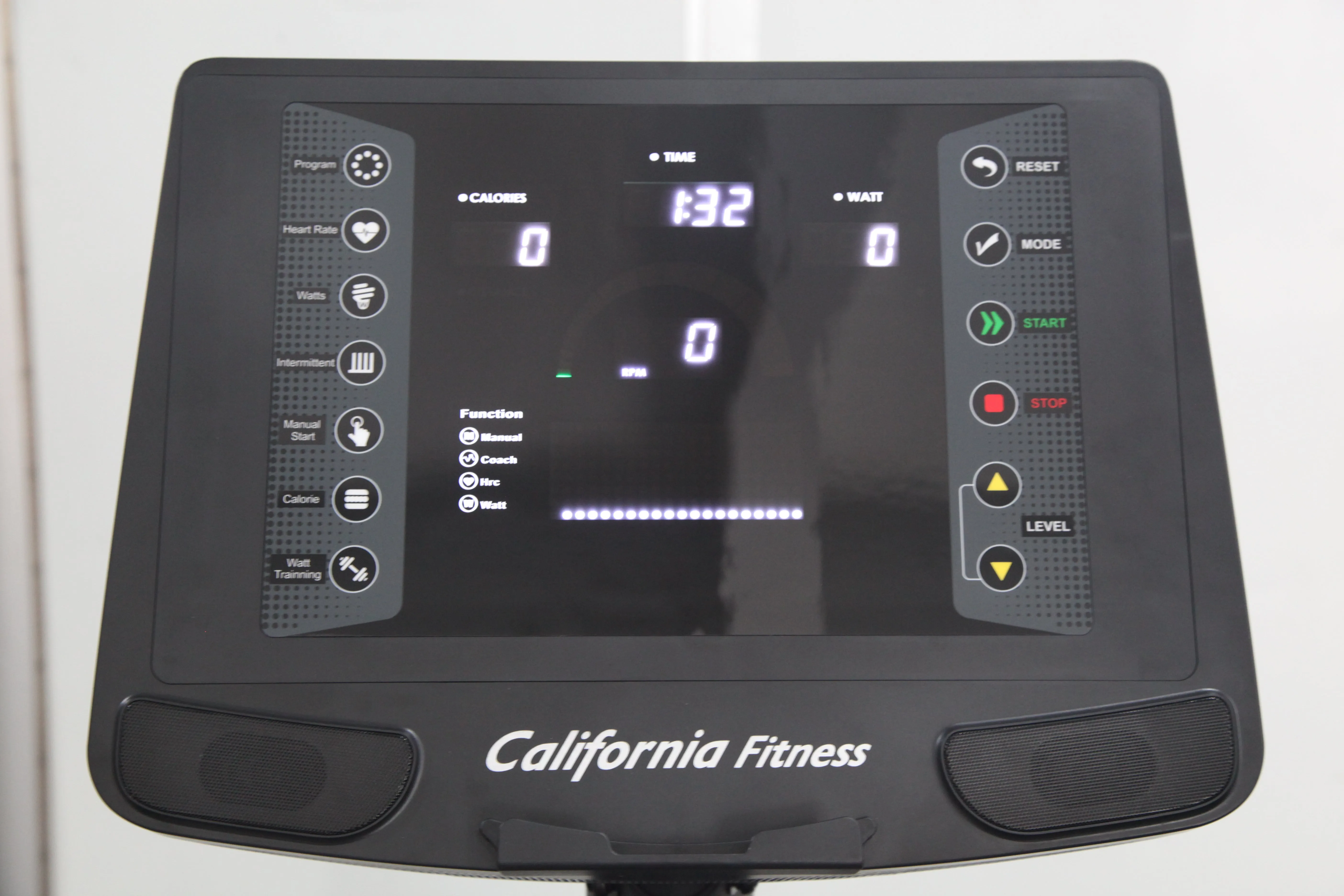 California Fitness U8 Upright Exercise Bike