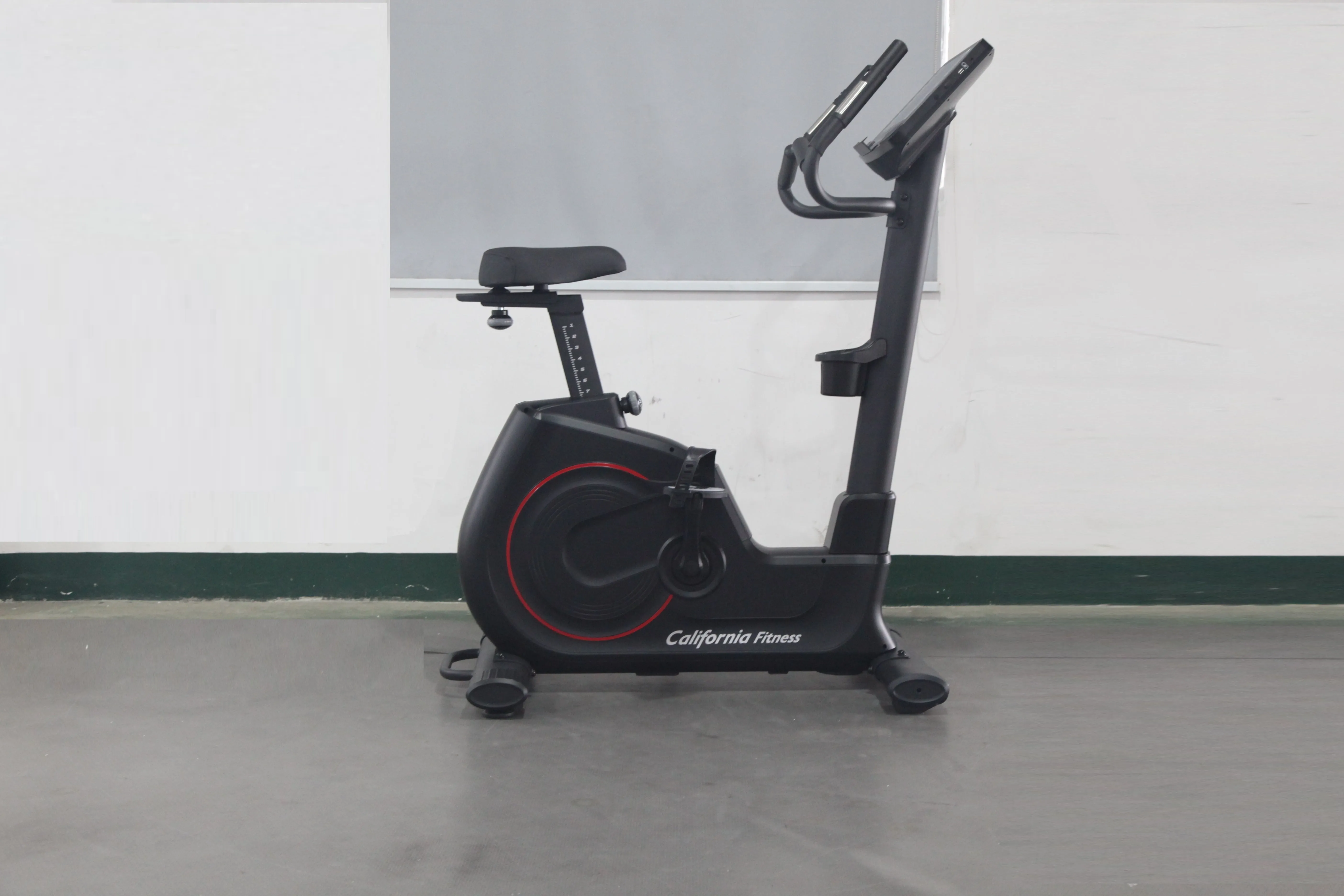 California Fitness U8 Upright Exercise Bike