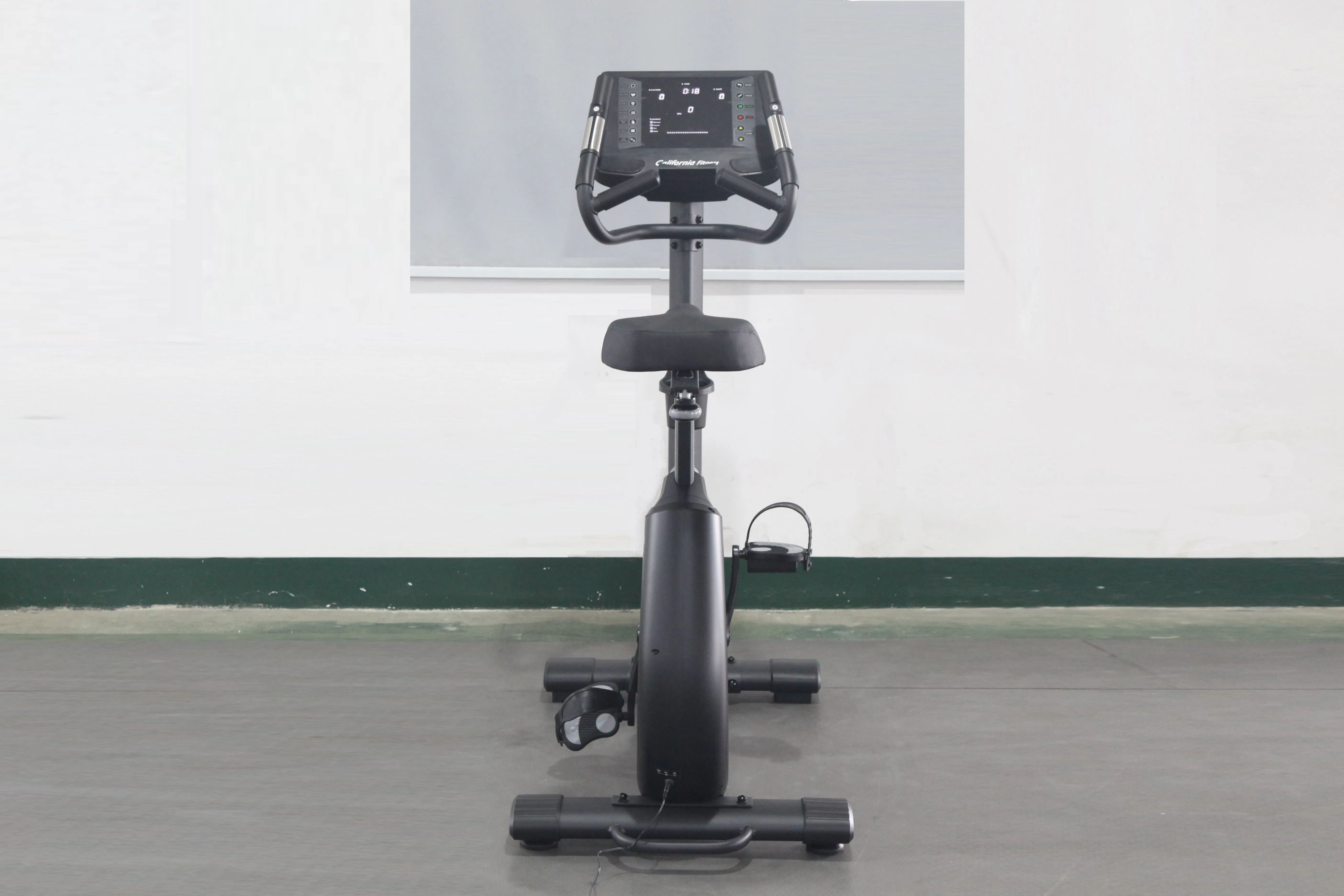 California Fitness U8 Upright Exercise Bike